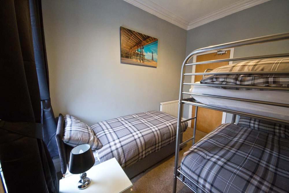 Rossall House , For Families & Couples Blackpool Zewnętrze zdjęcie